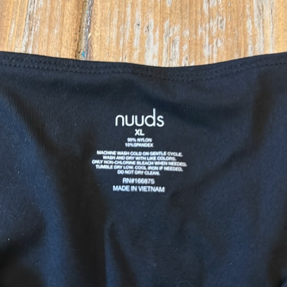 NUUDS | Long Sleeve Scoop Neck Bodysuit - Picture 3 of 4